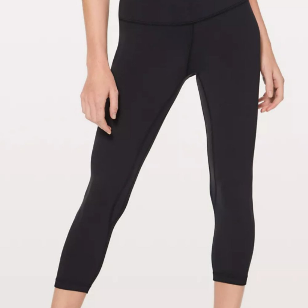 Black Lululemon Align High-Rise Crop 21" Leggings
